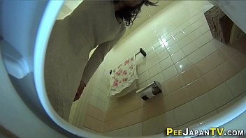 japan teenage stagged urinating